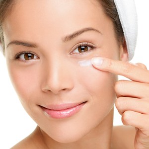 crème pour les poches sous les yeux