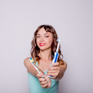 brosse à dents ordinaire ou électrique