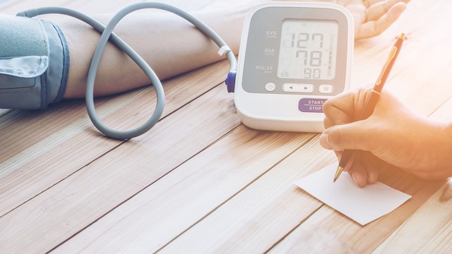 Noter les mesures de la pression sanguine