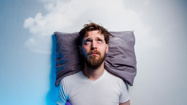 man die wakker ligt