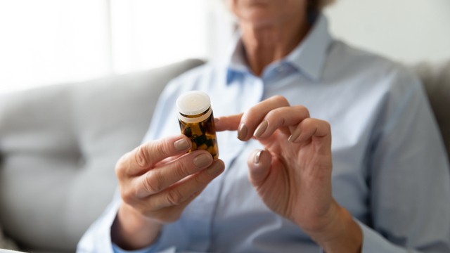 étiquette sur le médicament