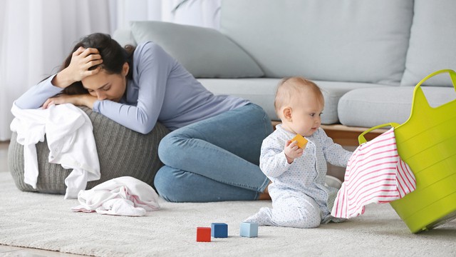 femme souffrant de dépression postnatale